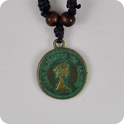 QUEEN ELIZABETH THE SECOND Coin Vintage Alloy Pendant Necklace Womens Fashion jewelry