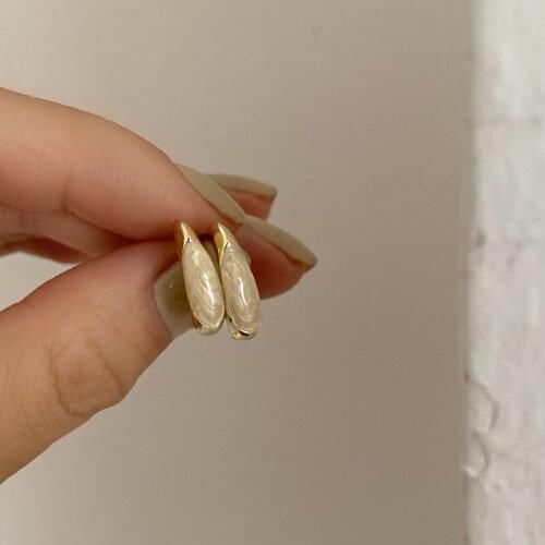 New Simplicity Delicate C-Shape Enamel Stud Earrings for Women Korean Trendy Retro Jewelry Female Luxurious Fashion Ear Studs