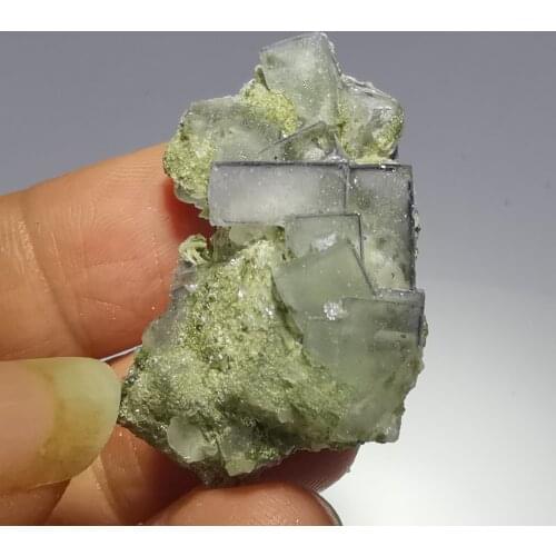 10.7gNatural Fluorite Crystal mineral stone home decoration restoration energy wheel vein teaching specimen collection ornaments