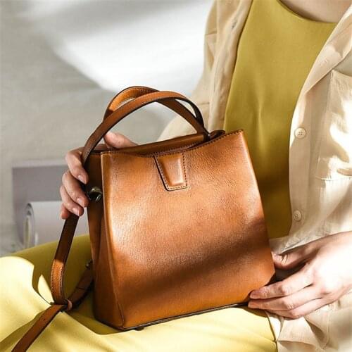 Retro Casual luxury high quality natural genuine leather ladies party handbag simple fashion designer mini messenger bag