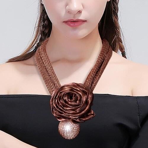 Fashion Big Imitation Pearl Pendant Necklaces for Women Rose Flower Thick Rope Statement Chokers Necklaces Adjustable Jewelry