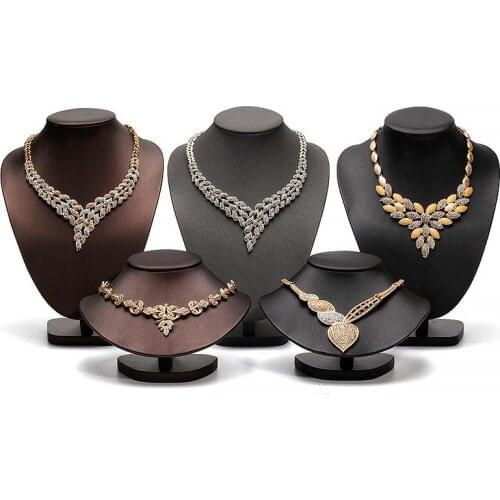 Portrait Model Luxurious Exhibition PU Props Necklace Display Stand Holder Organizer Mannequin Bust Jewelery Shelf For Pendant