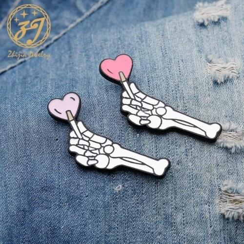 Personality Creative Skull Brooch Pin Lapel Backpack Hat Accessories Express Love Valentines Day Anniversary Brooch Pin