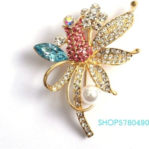 Gold Color Rhistone Vintage Flower Brooch for Women Elegant Pearl Brooch Pin Dress Party Accessories Lady Gifts Fashion Jewelry