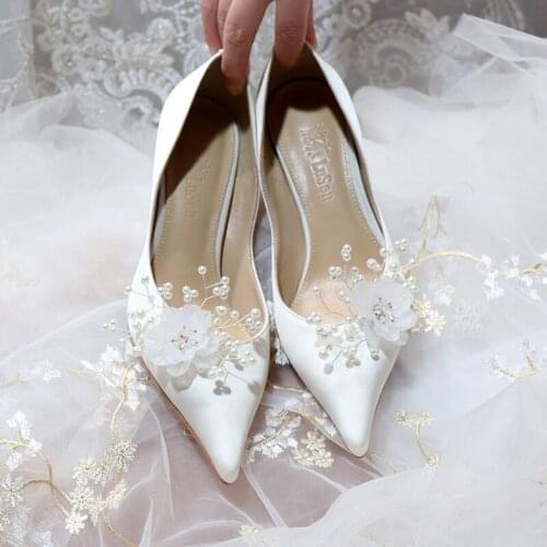 Pumps Shoes For Brides Pointed Toe Thin Heels Handmade Pearl Flower Silk Elegant Single Shoes White Sweet Wedding Shoes Sandals