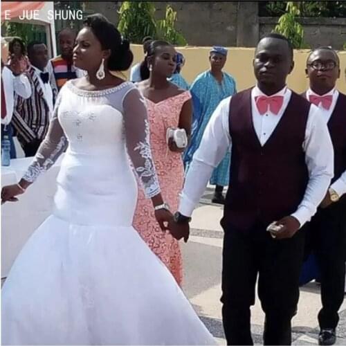 E JUE SHUNG African Wedding Dresses Long Sleeve Beaded Scoop Neck Mermaid Bridal Gowns Button Back Lace Appliques robe de mariee