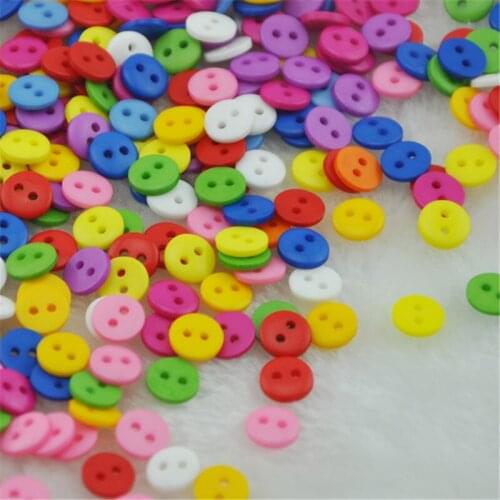 50/100pc 100pcs Free shipping 8 mm Two buttons the wholesale and color of the shirt the childrens clothes PT12