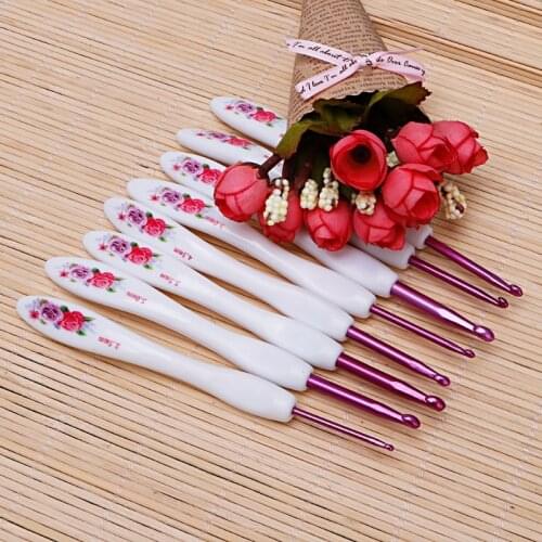 8 Size Crochet Hook Knitting Needles Set Plastic Grip Handle 2.5mm-6mm Loom ToolBrand New