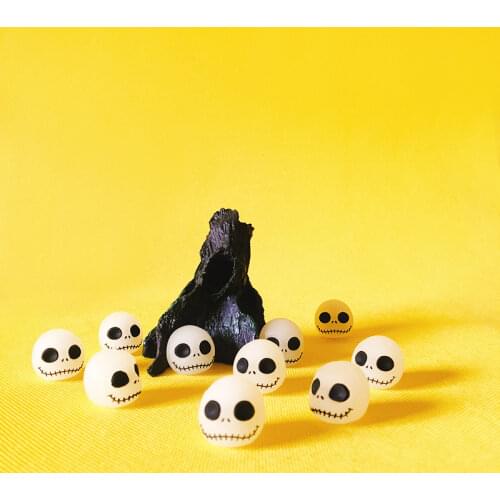 10 pcs luminous skull head/doll house//miniatures/lovely cute/fairy garden gnome/moss terrarium decor/crafts/bonsai/figurine