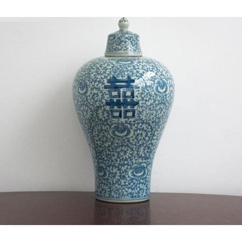 Jingdezhen Porcelain Ginger jar Ornaments Plum Vase Hand Painted Antique Blue And White Porcelain Vase ceramic temple jar