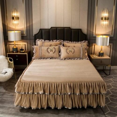 Cashmere and cotton double lace Bed Bedspread Fitted Sheet Pillowcases 2/3pcs Solid Princess Towel embroidery Bedding