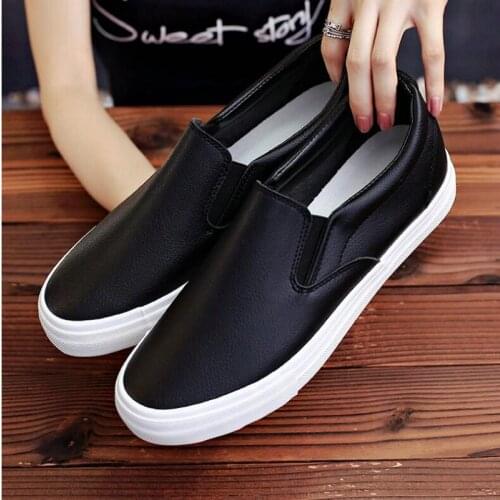 High quality Men fashion breathable Sneakers men leather Flat shoes casual slip on Loafers Driving Shoes Black white flats 785