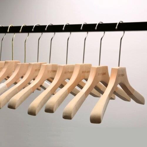Sainwin 10pcs/lot 40cm Adult solid wood hanger non-slip clothes store wooden rack hotel coat hangers(30pcs can LOGO)