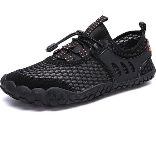 Mens Outdoor Sandals Breathable Mesh Water Shoes Quick-Drying Lightweight Creek Clogs Non-Slip Rubber Sole 39-47 New Fashion