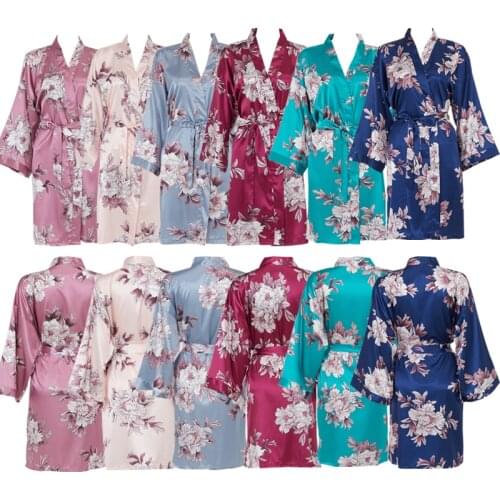 2020 New Wedding Bride Robe Bridesmaid Floral Robe Satin Silk Bathrobe Women Kimono Sleepwear Bridal Robes Women Wedding Robe