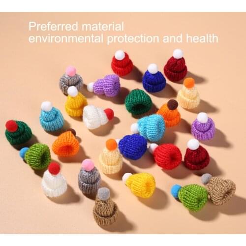 200Pcs Knitting Mini Pompon Hats Small Caps DIY Craft Christmas Decoration Toys Cap Cosplay Costume Party Dress Up Photo Prop