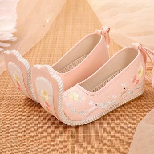 Traditional Chinese Cosplay Hanfu Shoes Women Dress Folk Dance Stage Performance Wedding Floral Casual Embroidered Shoes