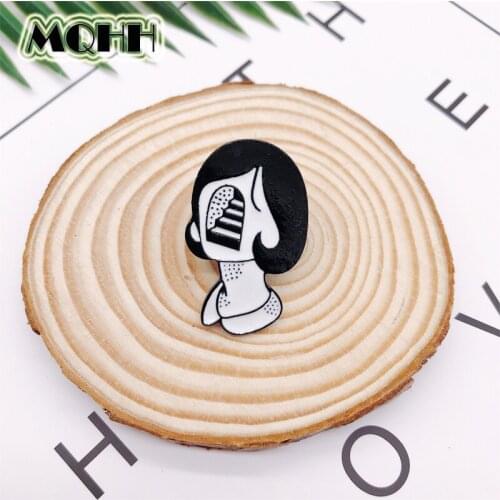 Creative Cartoon Humanoid Stairs Enamel Brooch Black White Alloy Badge Shirt Bag Pins Accessories Women Jewelry Gifts For Friend