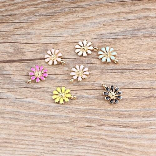 10Pcs/Lot Gold Color Tone Marguerite Shape Pendant Enamel Charms Pendant DIY Bracelets Accessories Necklace DIY Craft