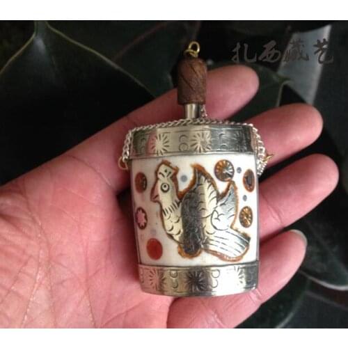 Tibetan Nepal inlaid pine stone Phoenix carved Bagua snuff bottle ornament ornament high-end accessories
