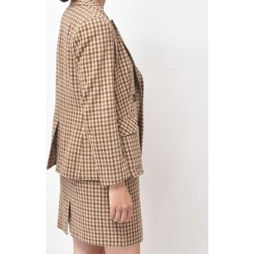 The elegant fabric of 2021SS suit with fleece waisted is soft, comfortable and warm