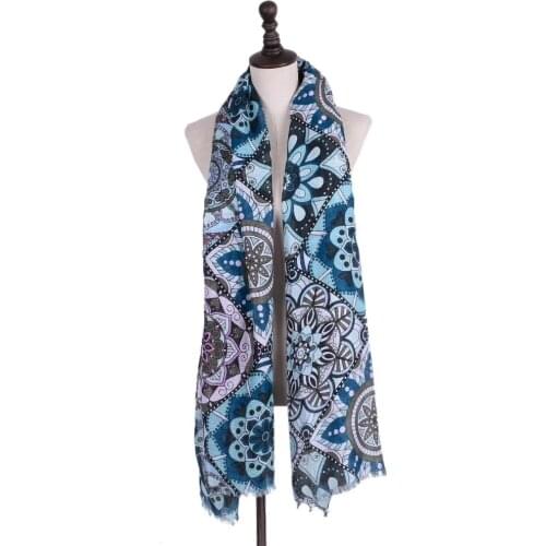 2018 New Fashion Vintage Flower Tassel Scarf Women Cotton Voile Floral Print Scarves Wrap Shawl Tassel Hijab Free Shipping