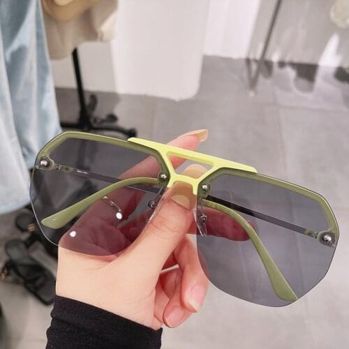 2021 New Gradient Square Designer Sunglasses For Women Elegant Fashion Black Glasses Trend Retro Classic Oversized Eyewear