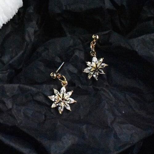 2021 New Simple Trendy Star Flower Dangle Earrings For Women Luxury White Zircon Korean Female Jewelry Wedding Party Gifts