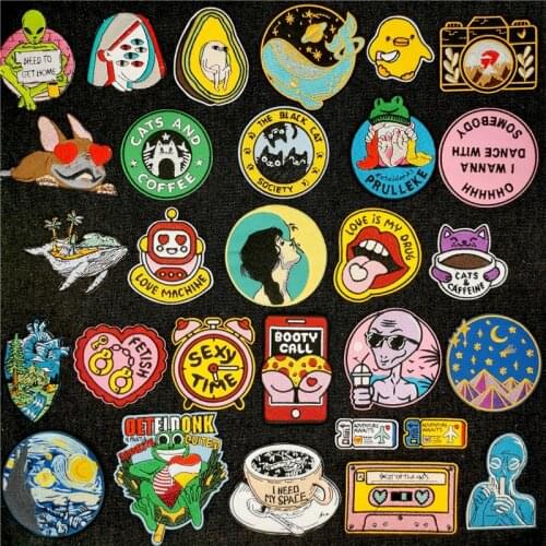 Sexy Lip Frog Patches on Clothes Anime Alien Iron on Embroidery Patch Letters Sticker Prajna Van Gogh Patch for Clothing Ironing