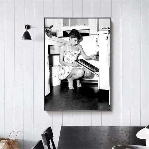 Movie Star Audrey Hepburn Wall Art Canvas Painting Black And White Poster Modern Nordic Print Wall Pictures Living Room Decor