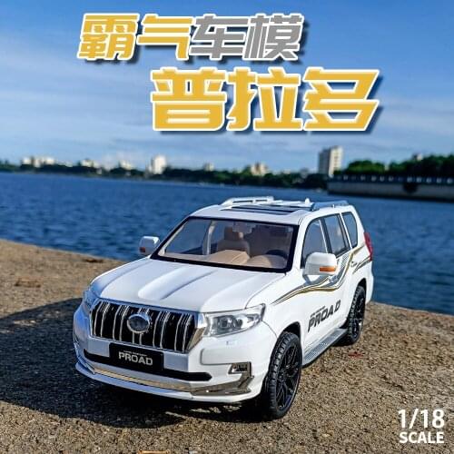 1:18 high simulation large Prado overbearing alloy car model horn can be collected with atmospheric lighting and sound effects