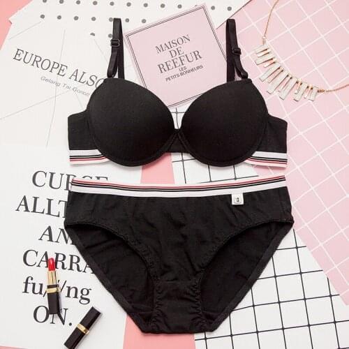 Yasemeen Thin Thickness Super Gather Small Bust Brassiere Seamless One Piece Unlined Underwire Bras Young Girls Lingerie Sets