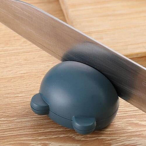 1pcs Cutter Grinder Frog Shape Well Stability Mini Size Frosted Stone Cook Chopper Manual Sharpening Knives Stone for Kitchen