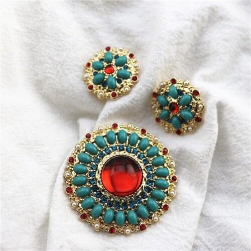 2020 New retro style red and blue semi-precious stone brooch 925 silver needle earrings ear clip sweater chain set