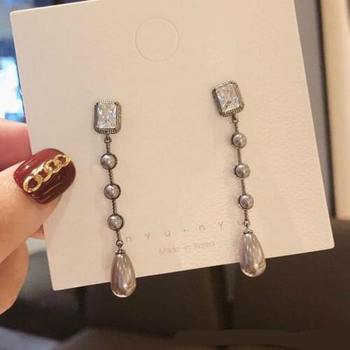 Punk Girl Earrings Korean Fashion New Earrings Wild Net Red Personality Tassel Pearl Crystal Long Earrings Womens Wholesale