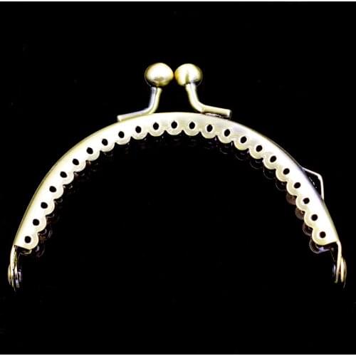 50PCS 8.5cm Arch Bronze Tone Metal Ruffled Smooth Purse Bag Frames Kiss Clasps Clutch Buckle Handbag Handle Luggage Hardware