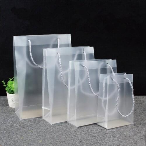 100PCS/LOT Frosted PVC Plastic Gift Bags With Handles Party Favors Handbag Bag Fashion PP Bags Can Custom LOGO