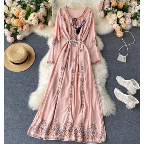 Spring summer womens runway fashion long sleeve vintage embroidery dress female fashion chic slim long beach dress TB118