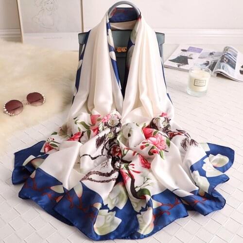 2020 Winter Scarf Lady Silk Shawl Warm Bufanda Fashion Female Bandana Soft Stoles Head Wrap Women Foulard Print Scarves New