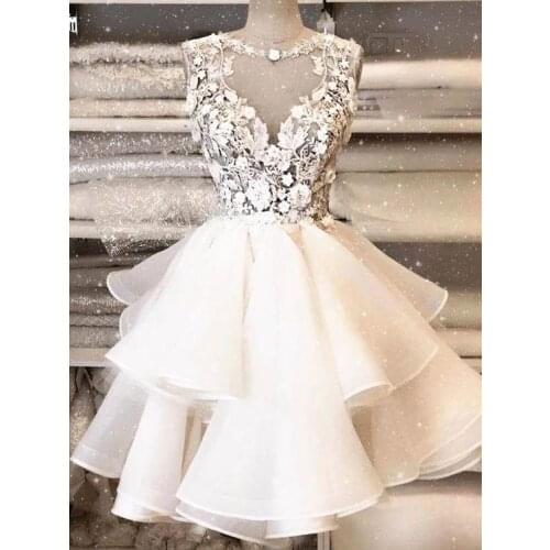 Short prom dresses 2021 sheer crew neckline lace appliques ball gown tiered ruffle organza mini homecoming dress