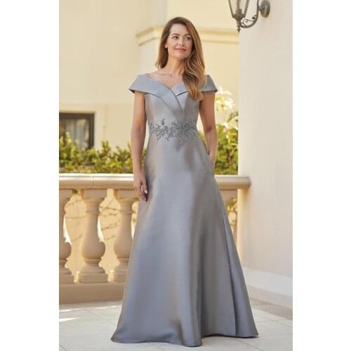 Vintage Sliver Mother of the Bride Groom Dresses V neck Appliques A line Pockets Sleeve Satin Off shoulder Wedding Evening Gowns