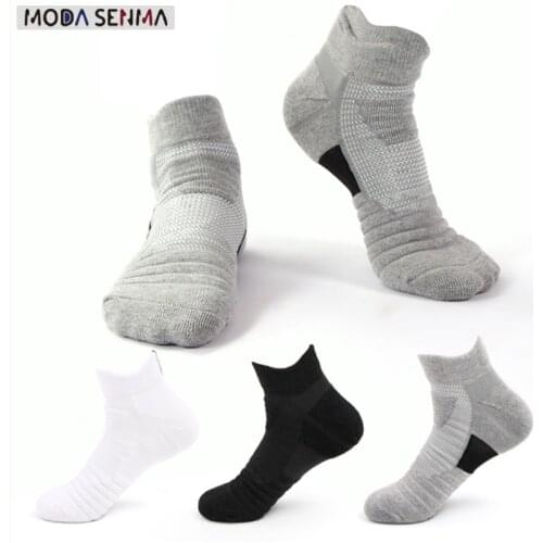 Mens sports socks sweat absorbing non slip running socks outdoor socks towel bottom boat socks short tube basketball socks