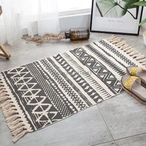 Hot Retro Bohemian Hand Woven Cotton Linen Carpet Rug Bedside Rug Geometric Floor Mat Living Room Bedroom Carpet Home Decor