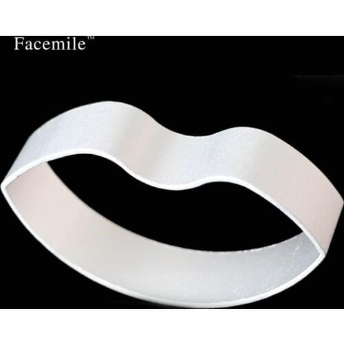 Facemile Lip Shaped Mold Fondant Decoration Cake Tools Biscuit Cookie Cutter Baking 20-26 Gift