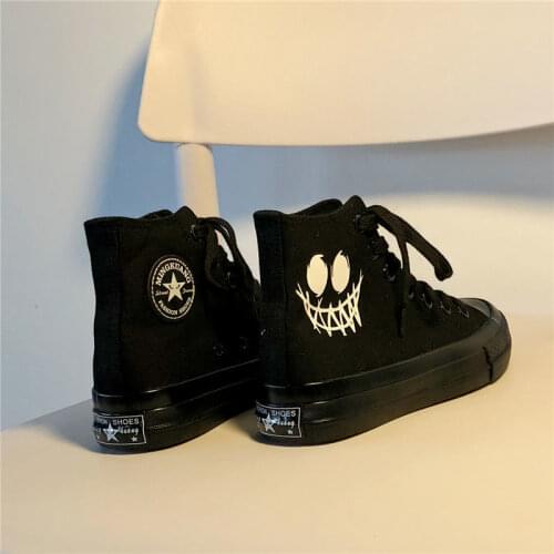 Spring Cute Graffiti Printed Sneakers Women Men Canvas Shoes Cartoon Casual Shoes Teenagers Boys Girls Sports Shoes Black Color