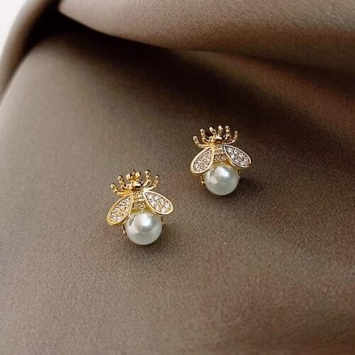 Simple and luxury pearl earrings for women fashion design sense bee insects korean jewelry sexy jewelry