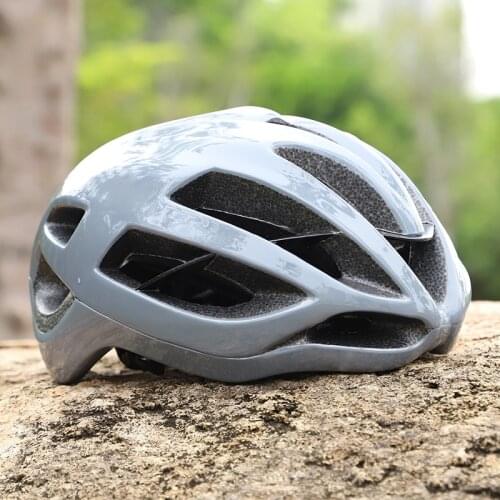 Mountain Bike Helmet Ultra-light Safety Sports Safety Cycling Helmet Racing Vents Breathable MTB Bicycle Integrally-molded Road
