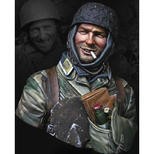 1/10 Resin Bust Building Kit soldier smoking