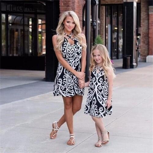 Black White Print Mommy and Me Beach Dresses for Family Clothing Outfits Summer Matching Mother and Daughter Clothes