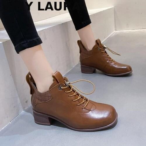 Luxury heel boots womens leather boots with a thick winter shoe platform ankle boots that slide in thick heels for warm work fo